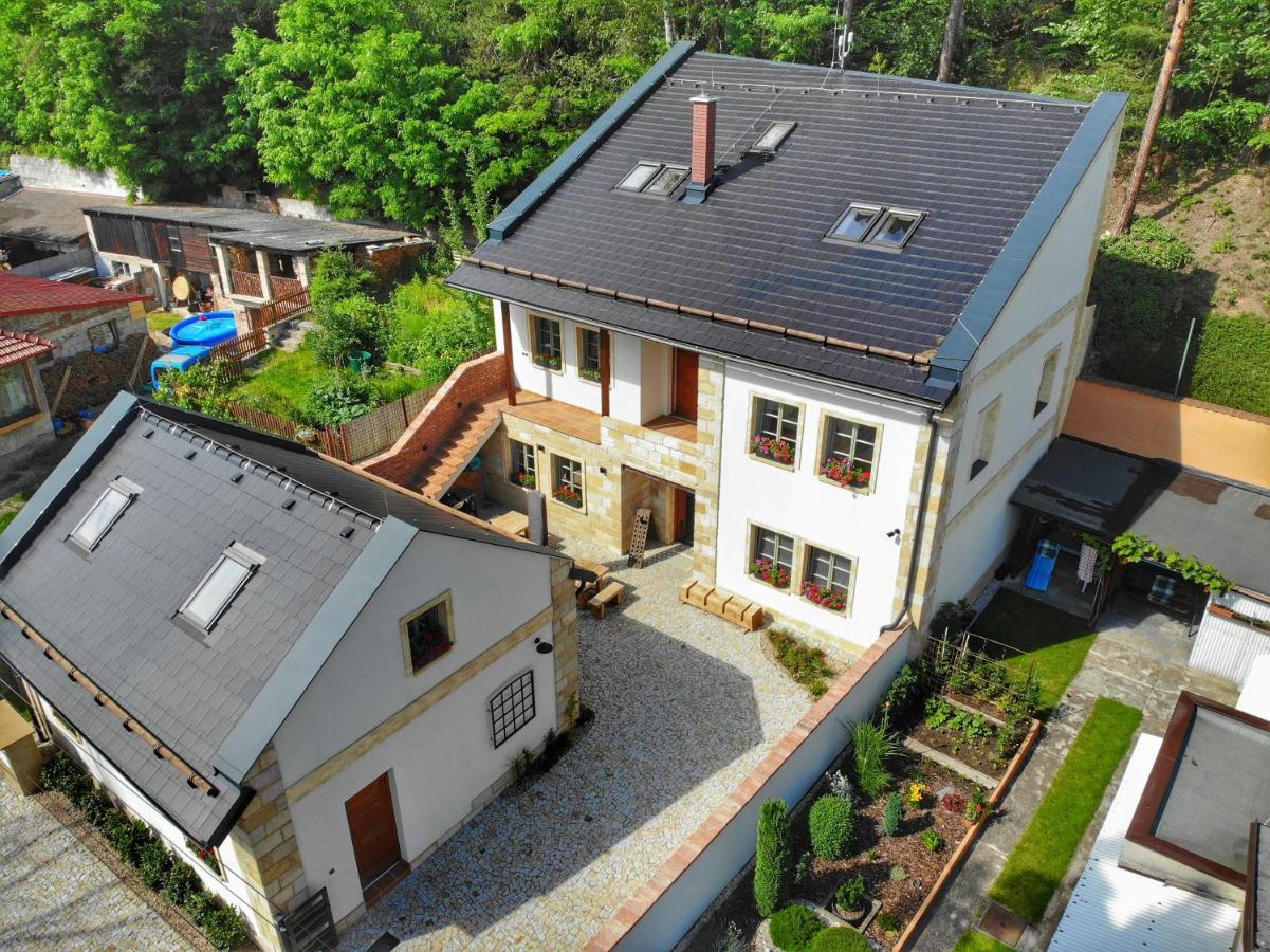 Penzion Stodola Bela pod Bezdezem Exteriör bild