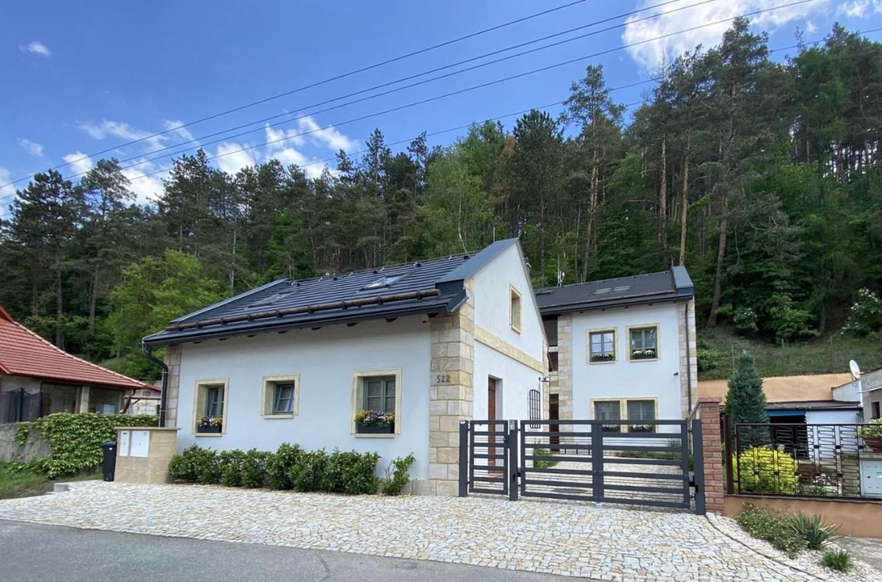 Penzion Stodola Bela pod Bezdezem Exteriör bild