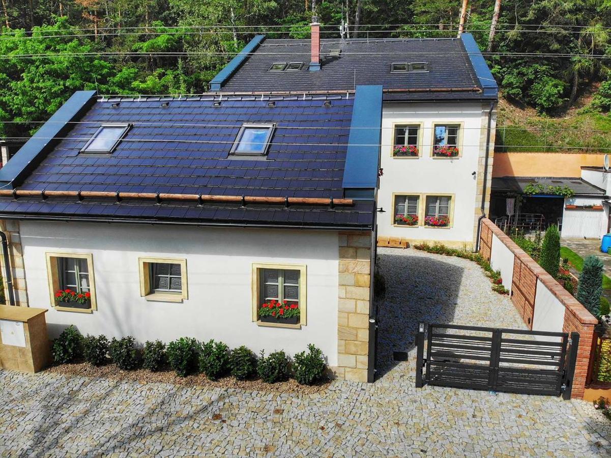 Penzion Stodola Bela pod Bezdezem Exteriör bild